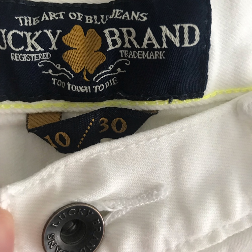 Lucky Brand White “Riley Short” - Picture 3 of 5